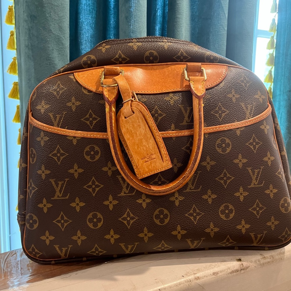 Louis Vuitton Deauville with Luggage Tag